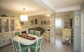 Apartment Antica With Yard & Bbq