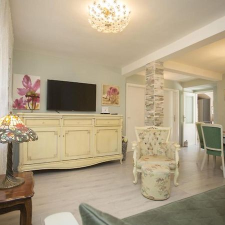 Apartment Antica With Yard & Bbq Split Exterior foto