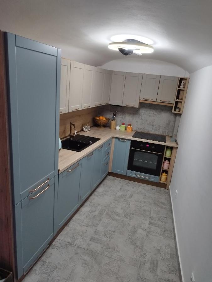 Apartment Antica With Yard & Bbq Split Exterior foto